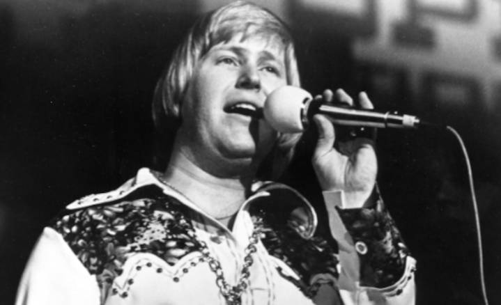 Country music legend dead at 74: ‘We lost a GIANT in the music industry’