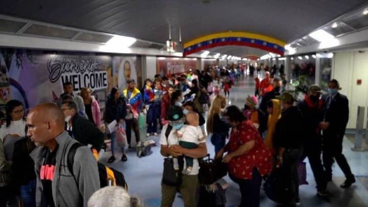 Venezolanos en retorno: 200 migrantes repatriados desde EE. UU. arriban al país