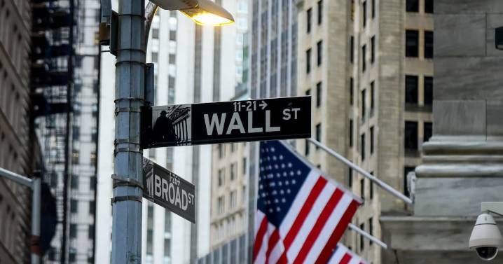 Wall Street cierra en terreno mixto... BMV retrocede 0.98% al abrir noviembre