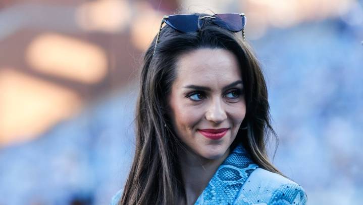 Jordon Hudson Responds to Cheerleaders' Confusion About Bill Belichick's Job