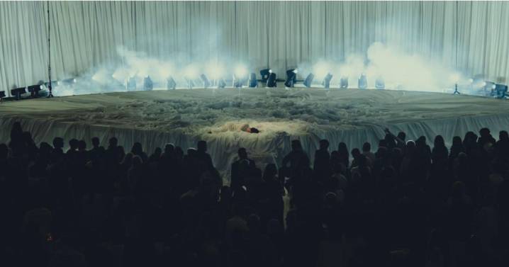 Lo nuevo de Rosalía: LUX, un álbum sinfónico y multisensorial