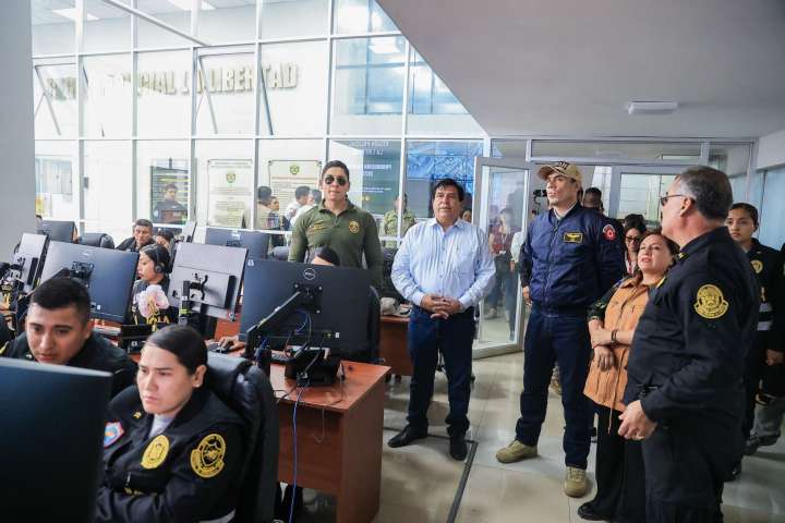 El presidente José Jerí inspeccionó la Central 105 de la Policía Nacional en Trujillo