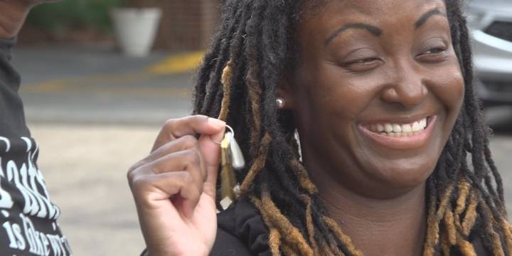 ‘Overwhelmed’: Displaced Tallahassee mother gifted keys to home just in time for Thanksgiving