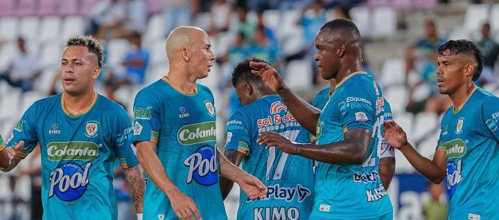 Jaguares aseguró su regreso a la primera división empatando con Cúcuta