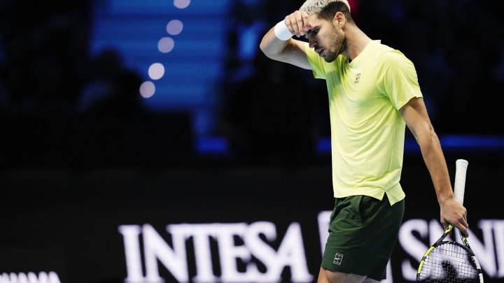 Carlos Alcaraz es baja en la Copa Davis