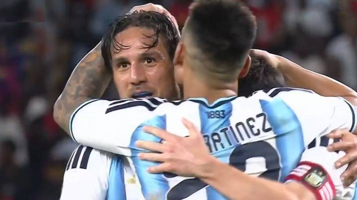Lionel Scaloni dispuso el debut de cuatro futbolistas en el triunfo de la Selección Argentina
