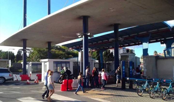 Detenido un hombre buscado por homicidio y abuso sexual al intentar cruzar la frontera hacia Gibraltar