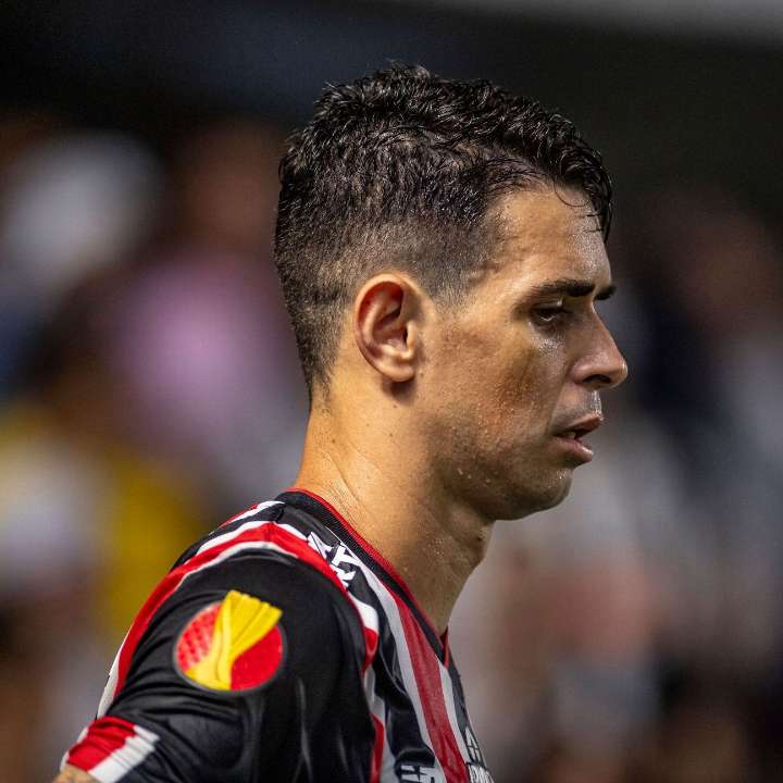 Ex-Chelsea star Oscar may retire after heart issue