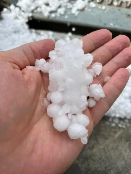 Abundante caída de granizo y tormentas fuertes en la región