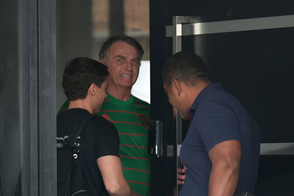 Policía de Brasil detiene a Jair Bolsonaro de manera preventiva