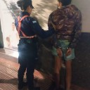 Se autopercibió mujer durante un operativo, atacó a un policía y quedó detenido