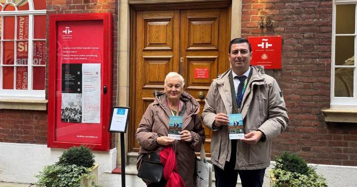 Níjar se presenta como un lugar "único en el mundo" en el Instituto Cervantes de Londres