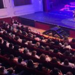 Dalia Gutmann: La crónica del humor lúcido que...