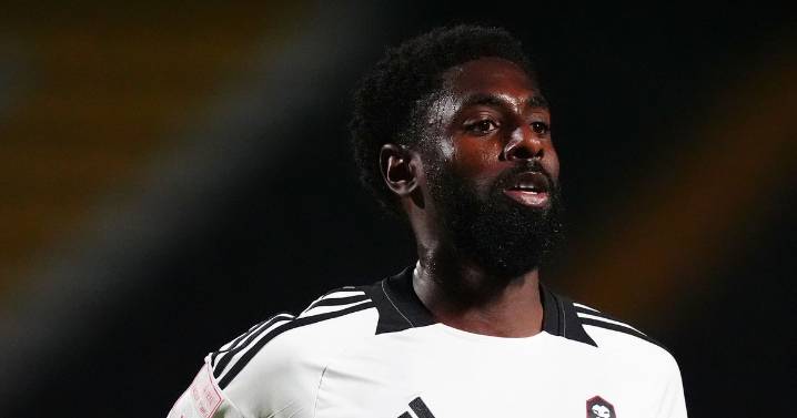 Former Bristol City, Lincoln City and Salford City forward Hakeeb Adelakun set to join Cheltenham Town