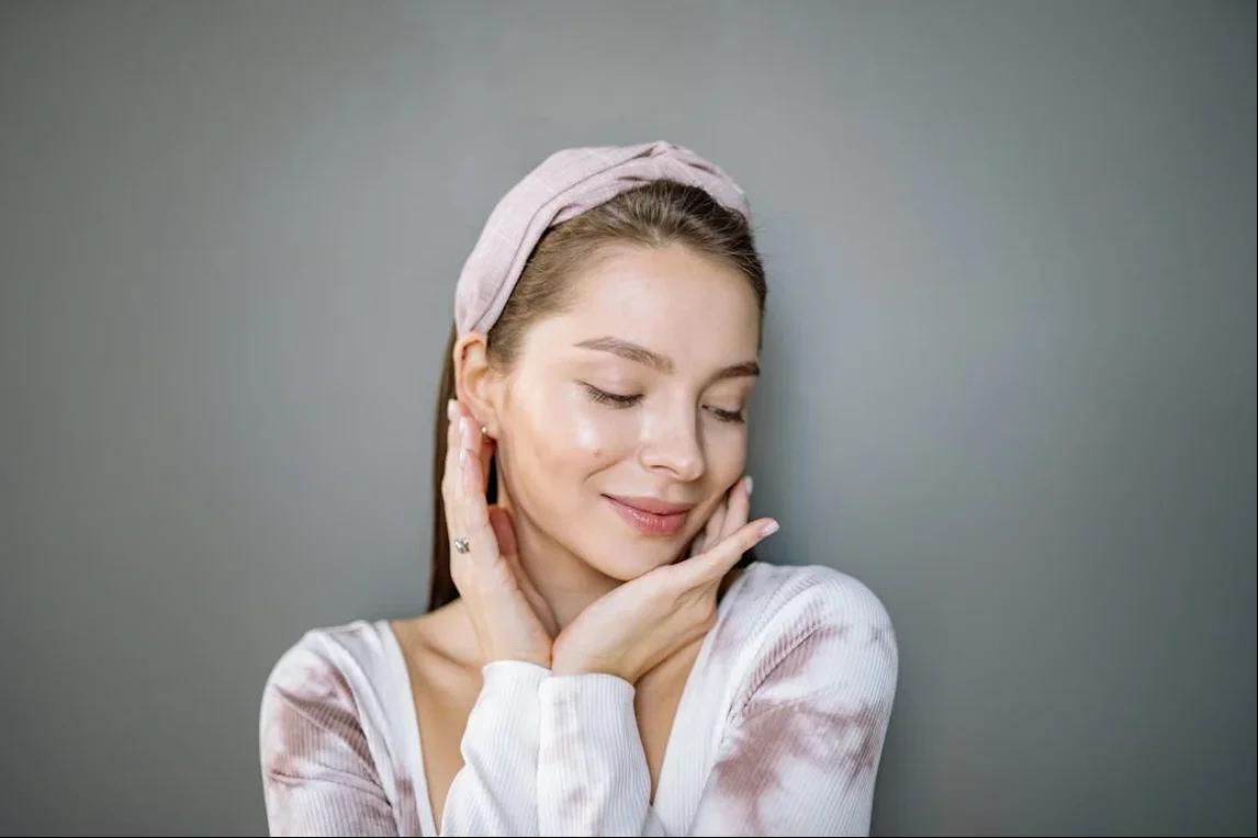 Ácido retinoico para el acné: beneficios, riesgos y recomendaciones