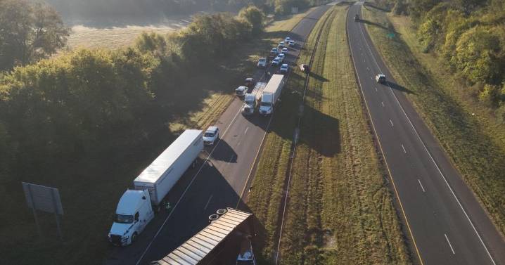 Fatal crash closes I-49 northbound in DeSoto Parish amid heavy fog