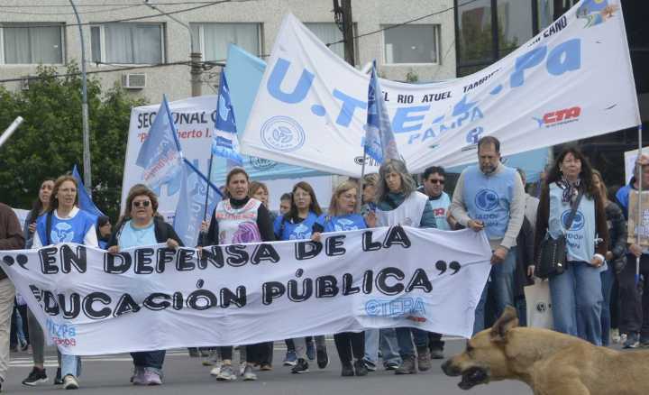 Educación cruzó a la Utelpa y la calificó de “irresponsable”
