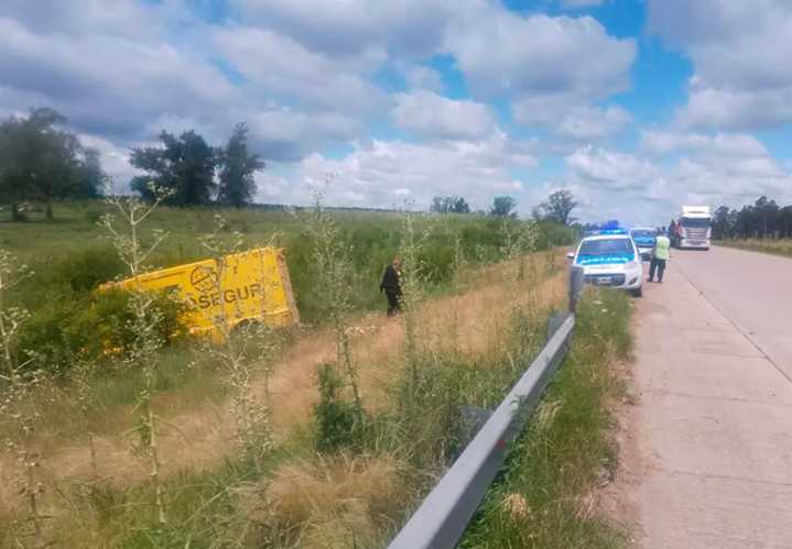 Un camión de caudales volcó en el sur entrerriano