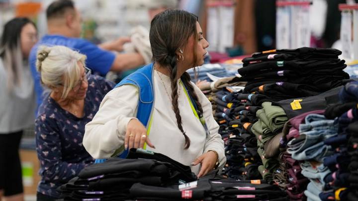 Consumer sentiment tumbles close to record lows in latest U Michigan survey