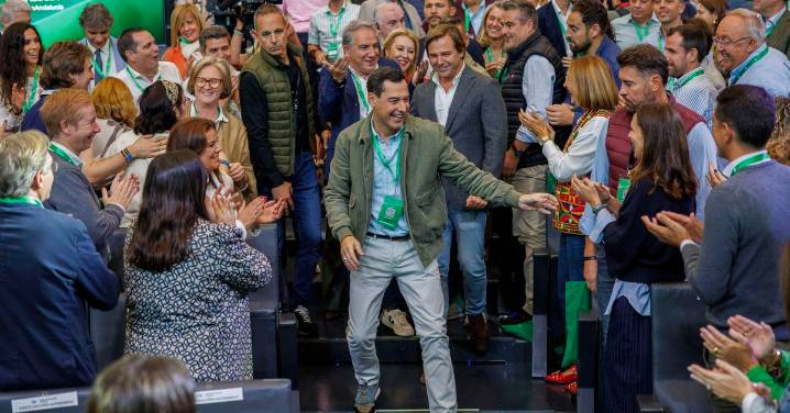 "Feijóo quiere hacer lo que Juanma Moreno está haciendo en Andalucía"