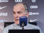 Marcelo Bielsa se mostró firme para llegar al Mundial con Uruguay, pero hizo una fuerte autocrítica: "Todavía no logré aceptación plena de este grupo"