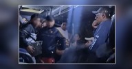 Joven saca hacha en plena pelea en camión de transporte público de Nuevo León