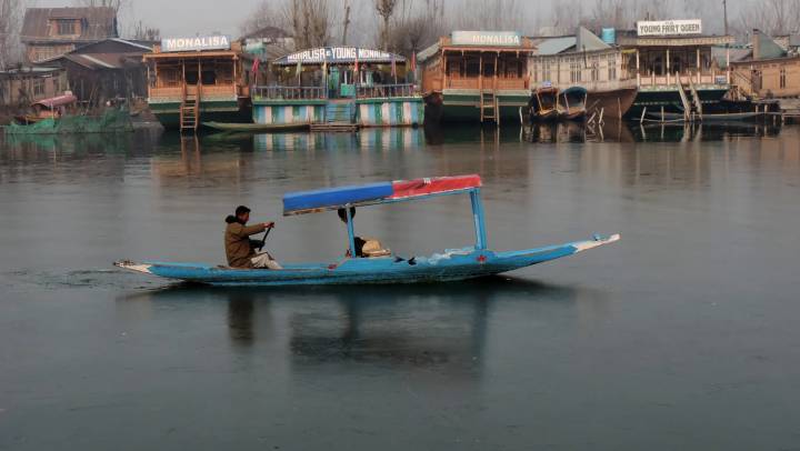 Kashmir reels under intense cold; Srinagar drops to