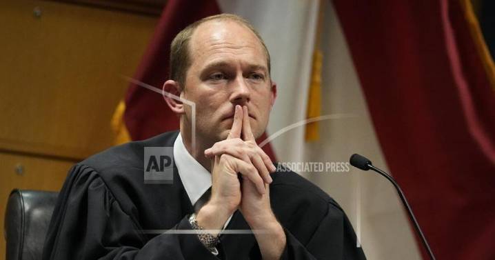 New prosecutor won't pursue charges against Trump and others in Georgia election interference case