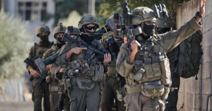 Israeli soldiers appear to kill Palestinian men in West Bank after they surrender