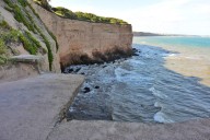 La periodista muerta en un acantilado tenía solo lesiones causadas por la caída