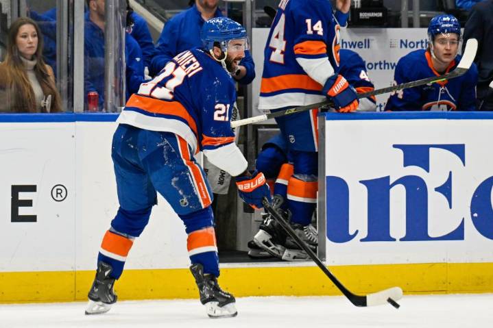 Kyle Palmieri exits with lower-body injury in major Islanders concern