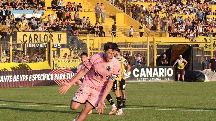 Real Pilar logró un agónico empate y define en el Carlos Barraza