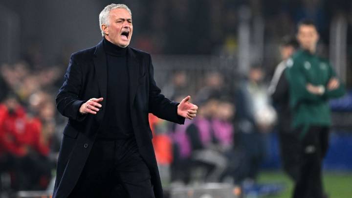 José Mourinho still backs winless Benfica to advance in UCL