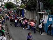 Referéndum en Ecuador: se vota para definir si se reforma la Constitución y se habilitan bases militares extranjeras