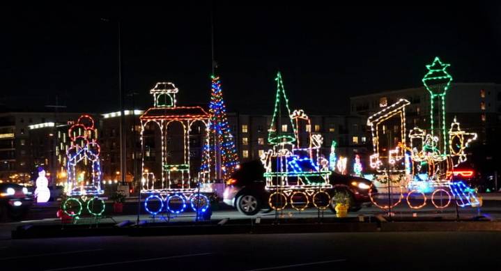 Zoo dazzles visitors with glowing lanterns in Let It Glow holiday spectacular