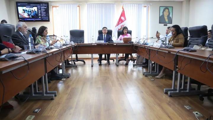 Congreso suspende debate sobre ampliación del Reinfo hasta el 17 de noviembre