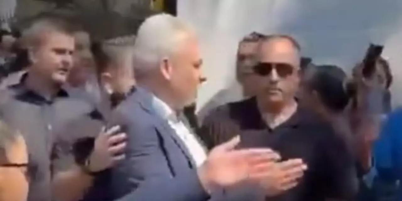 VIDEO | Indignación en Uruapan: Gritos de “¡Asesino!” reciben a gobernador en velorio de Carlos Manzo