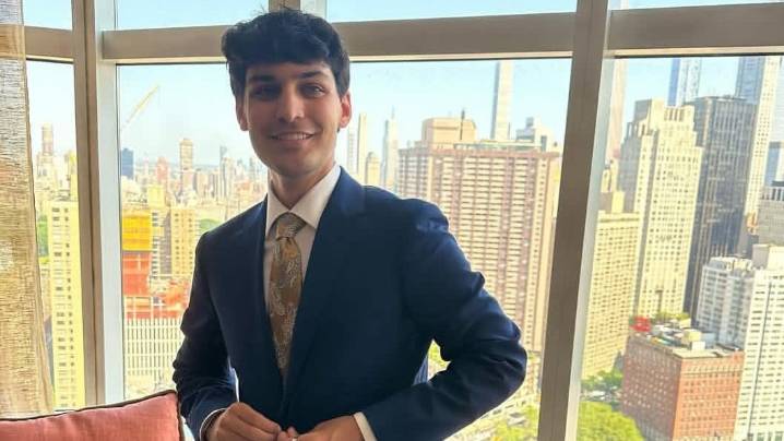 No job for my friends: Nikki Haley's son differs with her on H