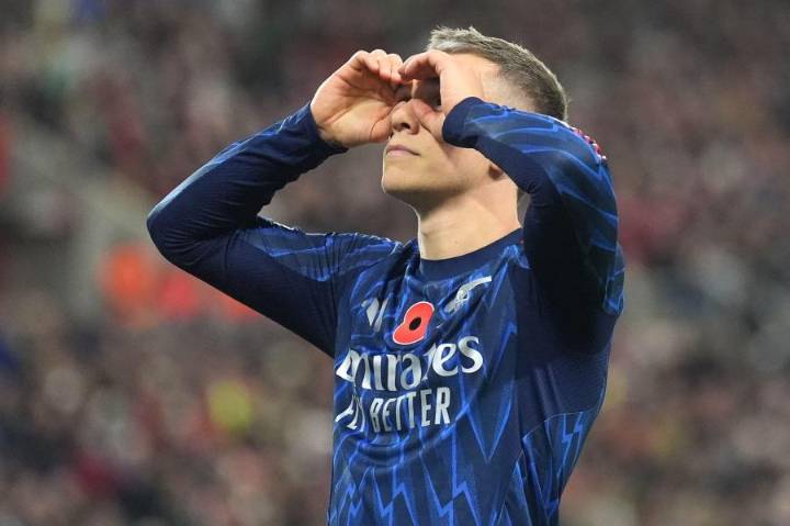 Arsenal winning runs ends after conceding late goal to draw 2-2 with Sunderland in Premier League