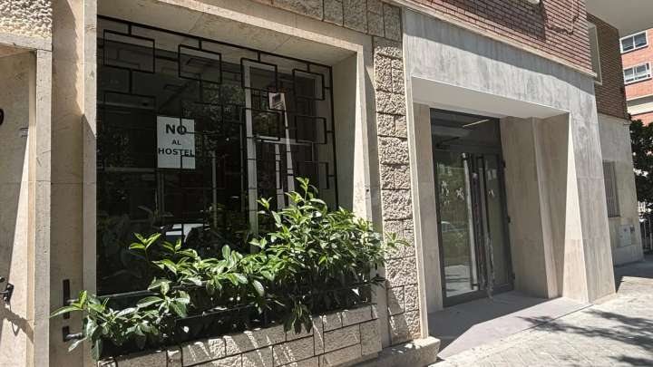 El Ayuntamiento concede la licencia al hostal de Parque Avenidas al "cumplir con todo" y anima a los vecinos a demandar por lo civil