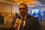 Universidad Xochicalco fortalece su red profesional: egresados se reúnen en La Paz