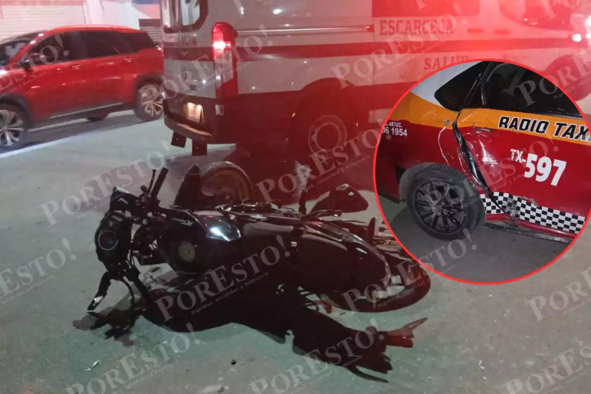 Motociclista se impacta contra taxi en Escárcega; termina lesionado y su moto destrozada