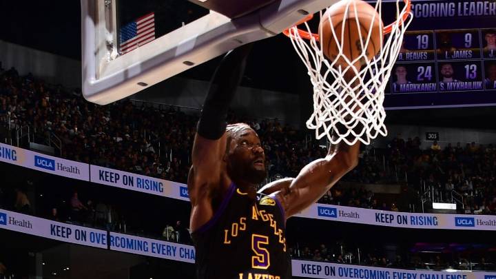 Deandre Ayton shares LeBron James alley-oop story as a camp attendee