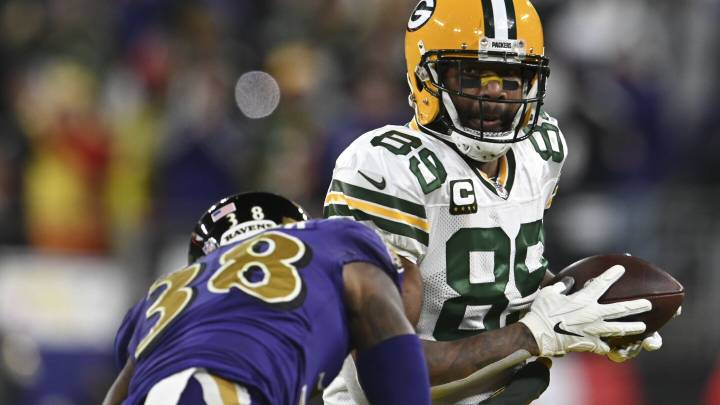 Broncos elevate 41-year-old Marcedes Lewis to play vs. Texans