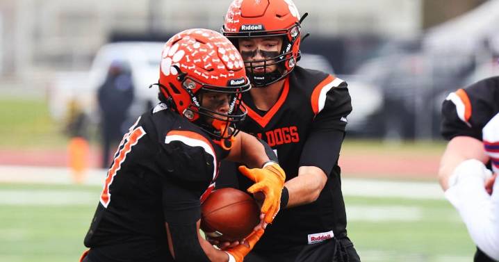 Waterloo opens eyes with win at Mount Zion; Fox goes back to basics: Football notebook