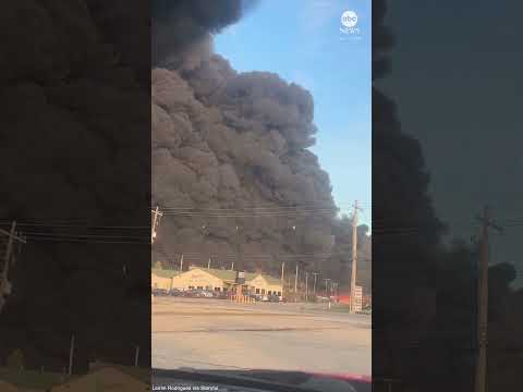 Huge fireball at UPS plane crash site caught on camera