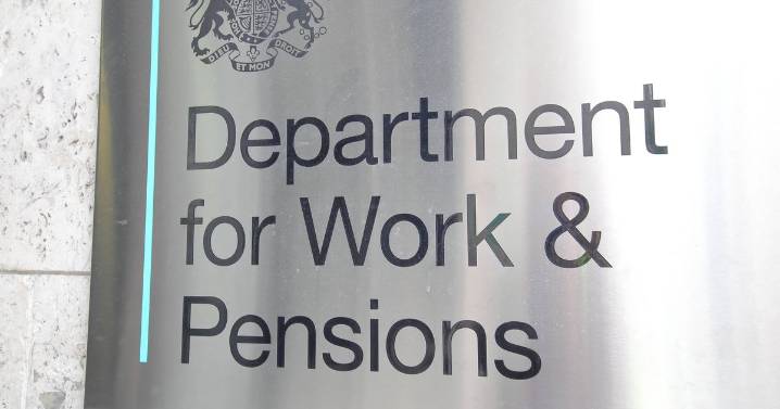 DWP to contact benefit claimants' families using fraud crackdown powers