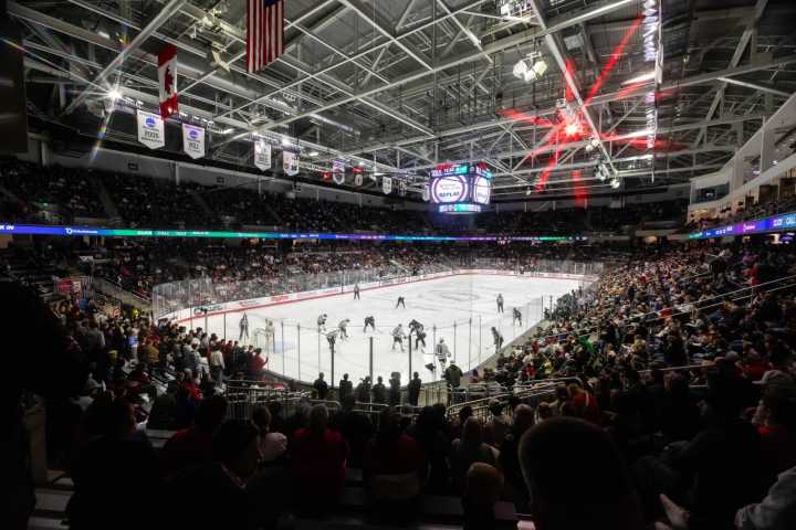 GameCenter live: No. 8 UND at Omaha