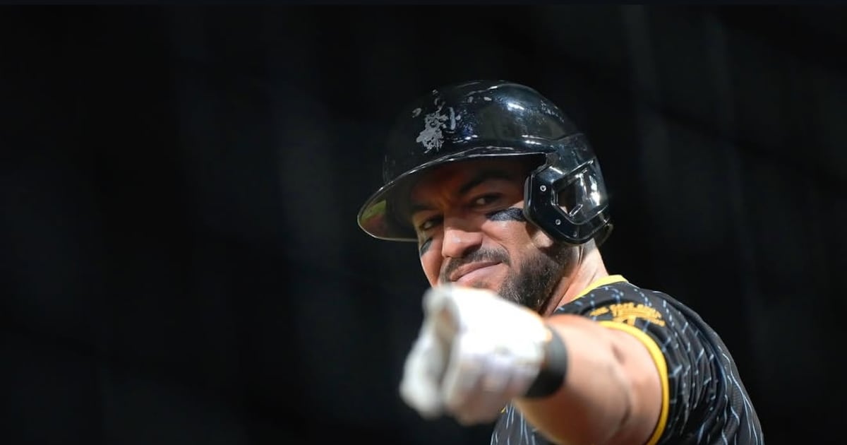 ¡Agridulce! Agustín Murillo hace historia en descalabro insólito de Naranjeros