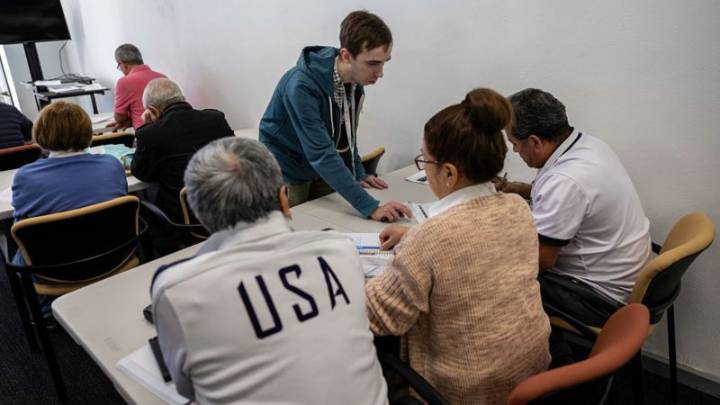 ¿Cuántos cubanos, haitianos y venezolanos tienen "green card"? ¿En dónde se encuentran en EE.UU.?